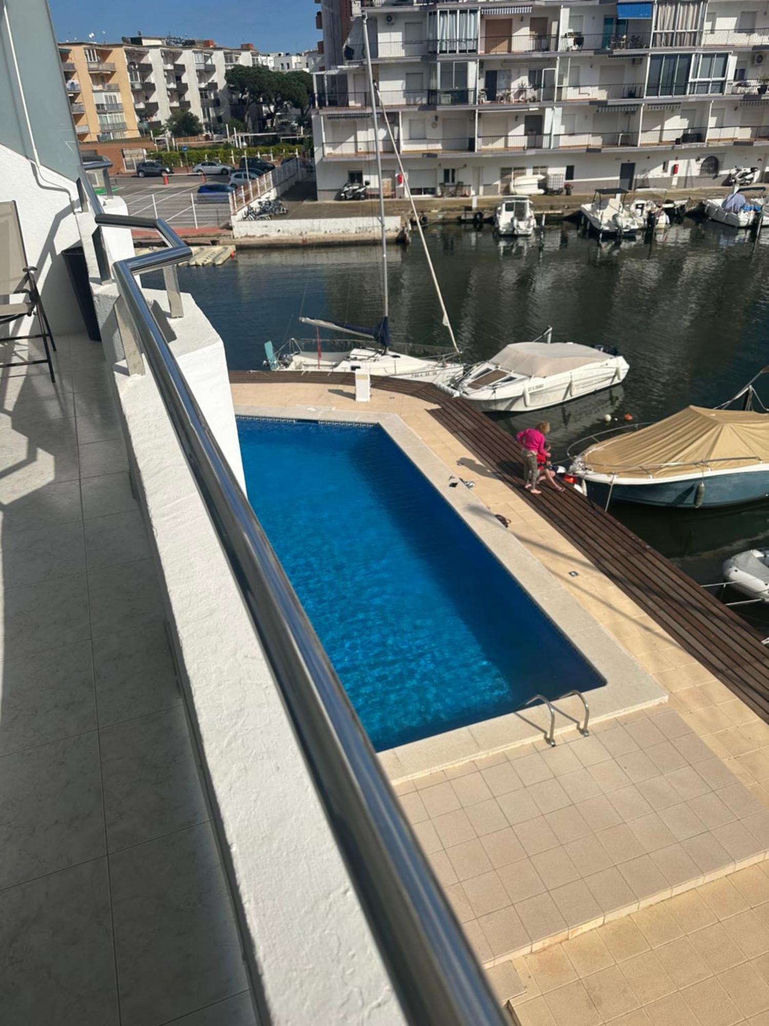 Bonito Apartamento En Roses Zona Familiar מראה חיצוני תמונה